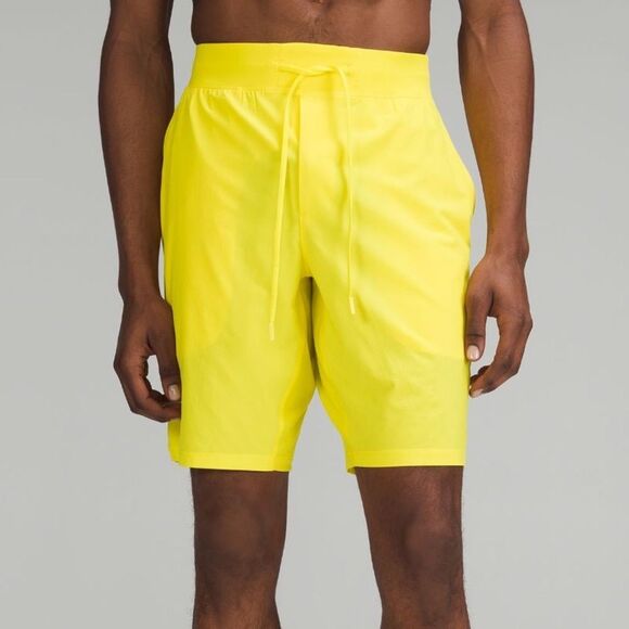 NWT Lululemon T.H.E. Short 9" Linerless Sz Medium Sonic Yellow - Picture 2 of 6